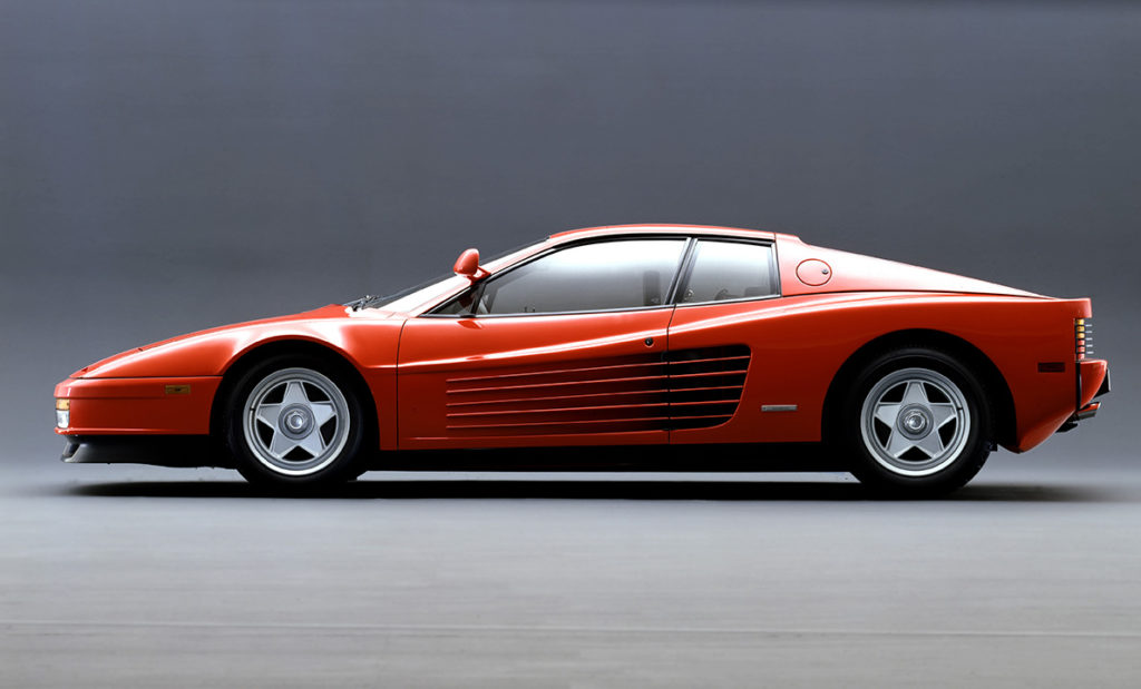- Il modello Ferrari Testarossa fu presentato al Salone di Parigi nell'ottobre 1984.