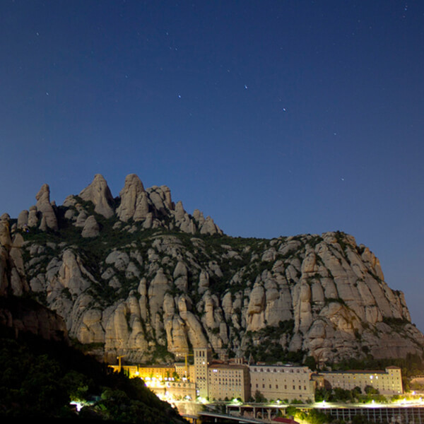 Escapada Romántica en Montserrat, Barcelona