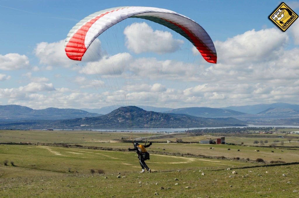 Vuelo en parapente en Miraflores de la Sierra, Madrid, De Nube a Nube