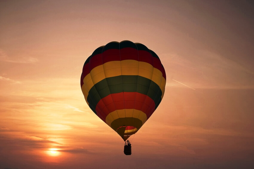Regalos originales para bodas para novios: vuelo en globo