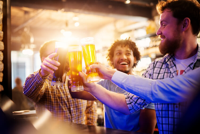 Regalos para hombres de 40 años: Cata de cerveza