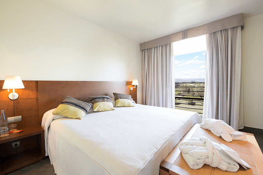 Hoteles románticos en Barcelona: Hotel Barcelona Golf 4*