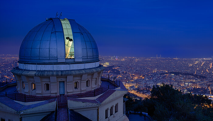 Regalar experiencias en Barcelona: cena con las estrellas