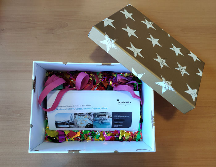Cómo envolver regalos originales:  Caja confeti
