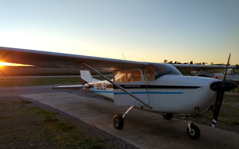 Regalos originales para parejas: Vuelo romántico en avioneta