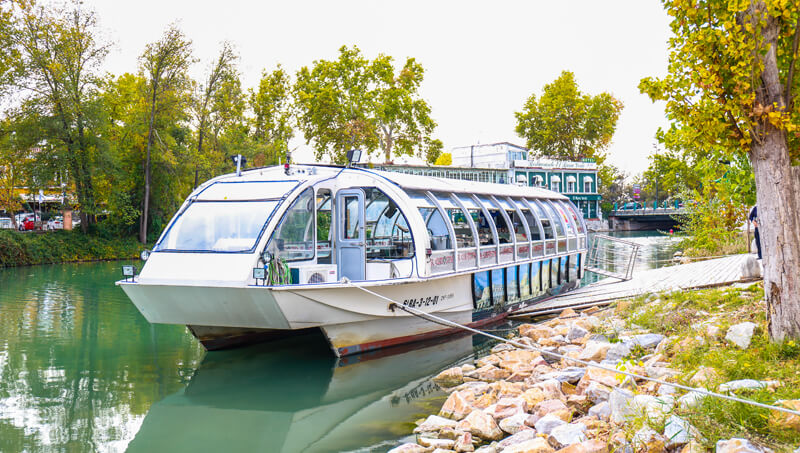 Planes divertidos Madrid: Paseo en barco por Aranjuez