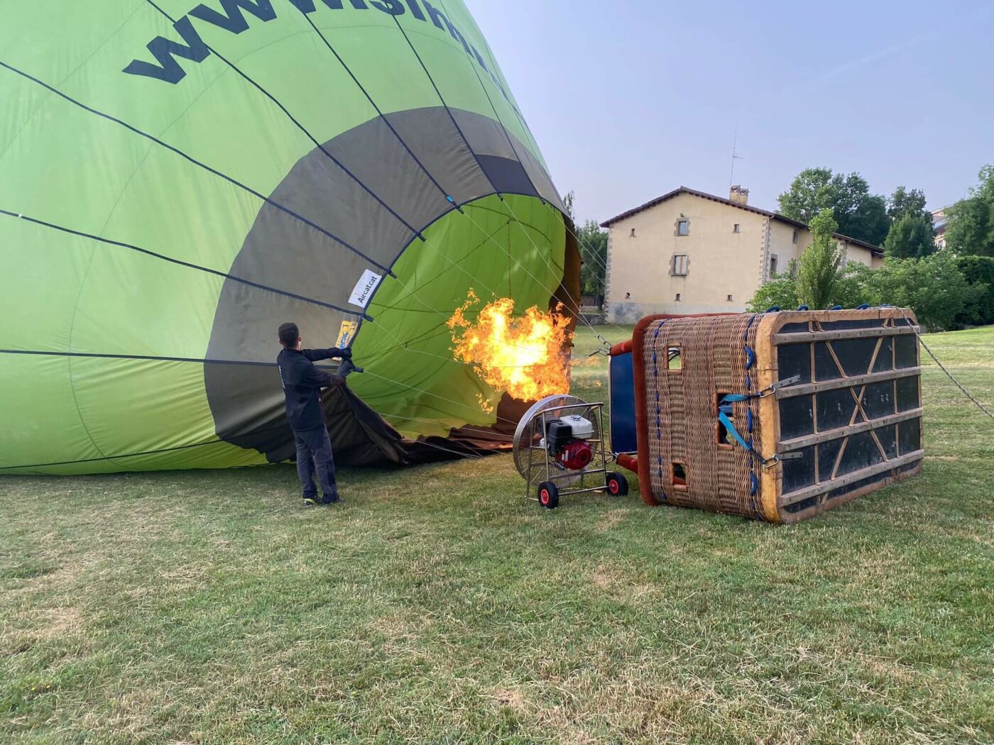 Primer vuelo en globo por Vic: Montaje