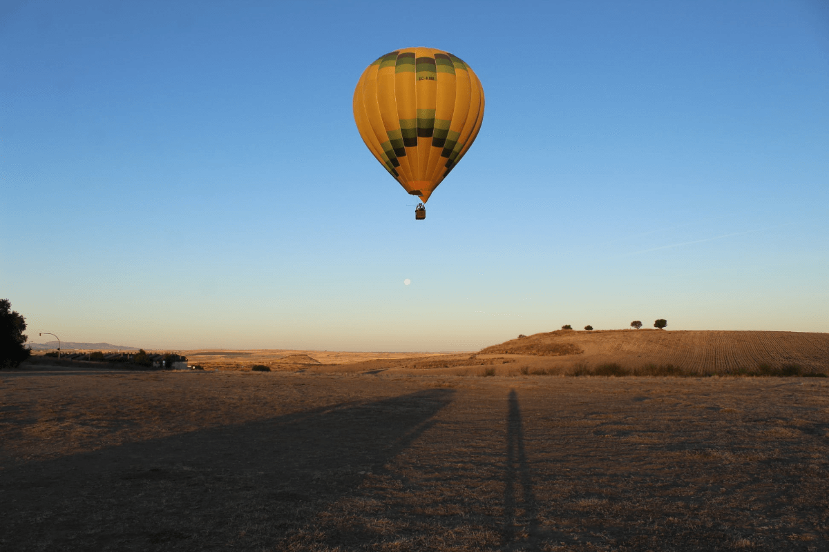 Escapada en hotel con vuelo en globo cerca de Madrid