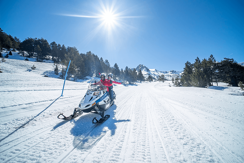 planes-para-hacer-en-invierno: Motos de nieve
