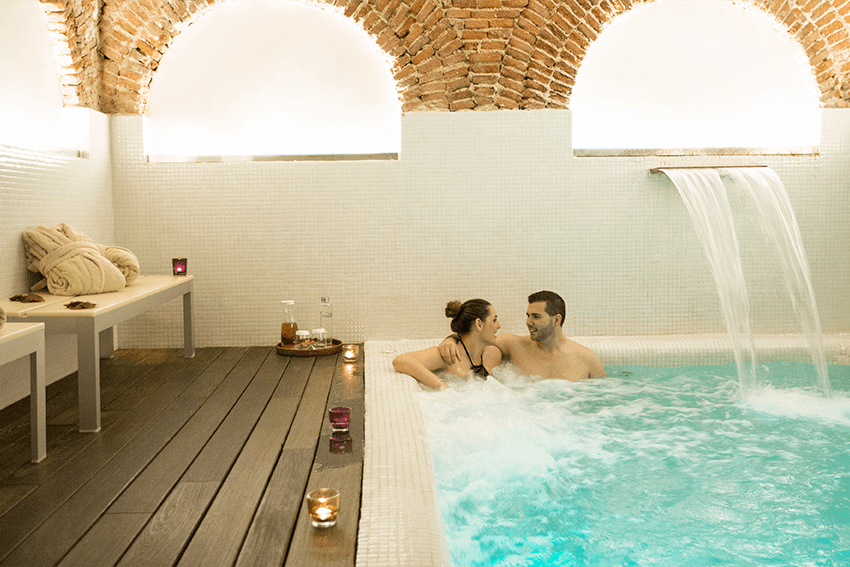 pack-romántico-madrid: Piscina, masaje y menú en Hospes Puerta de Alcalá 5*