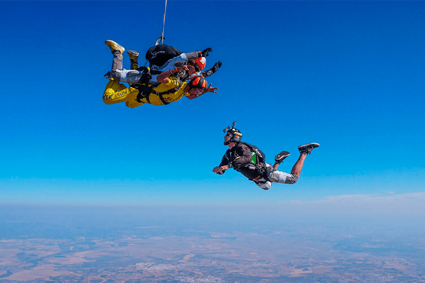 que-hacer-en-sevilla: Salto en paracaídas