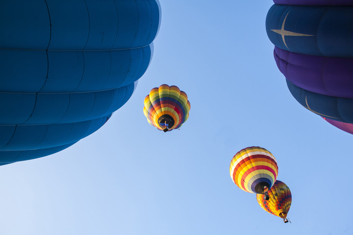 Festivales de globos aerostáticos en España: festival en el aire