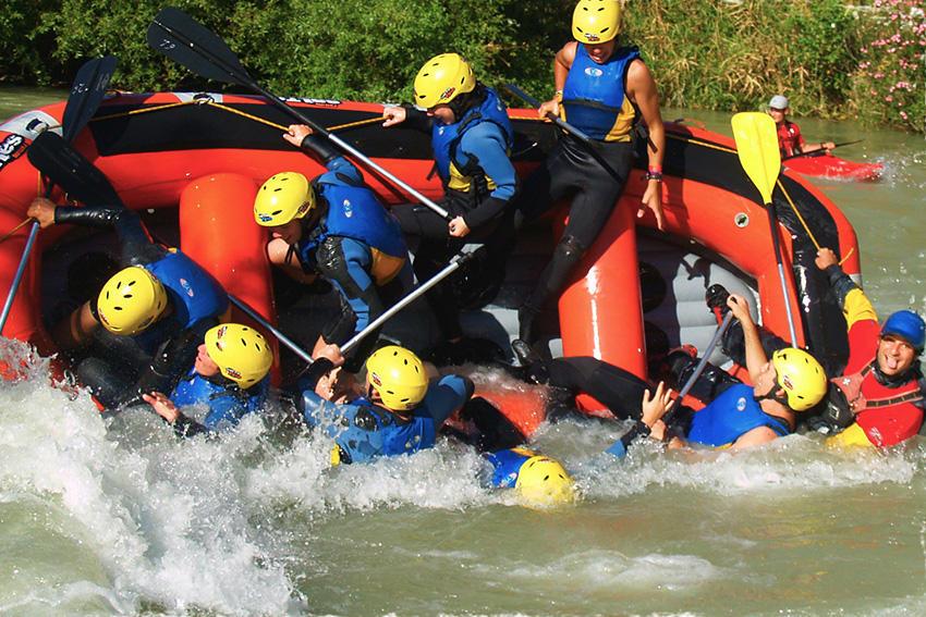 Cómo hacer rafting: Giros y maniobras