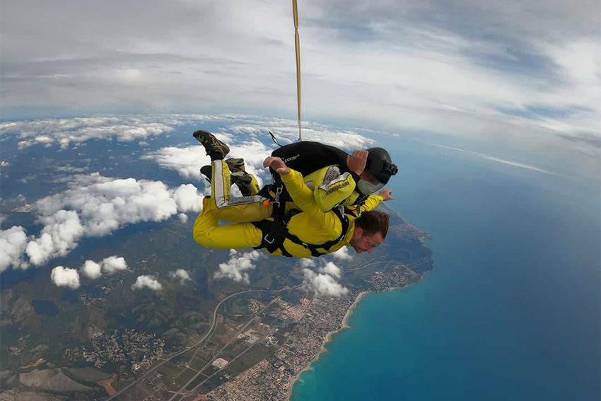Saut en parachute : chute libre