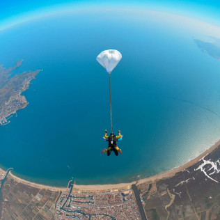 Salto en Paracaídas desde 4000 metros con Fotos o Vídeo (Empuriabrava, Girona) - TANDEM SILVER