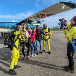 Salto en Paracaídas desde 4000 metros con Fotos o Vídeo (Empuriabrava, Girona) - TANDEM SILVER