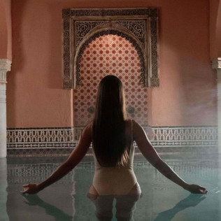 MIDRA30: Baños Árabes, Kessa Tradicional y Masaje Relajante de 15 min. en Hammam Al Andalus (Granada)