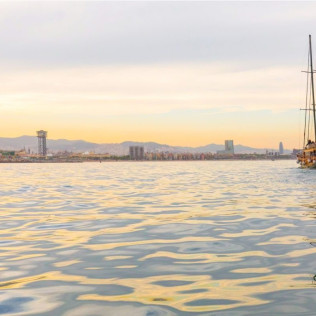Paseo en Barco y Ruta en Superdeportivo para dos (Barcelona)