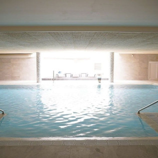 Circuito Spa, Masaje y Desayuno para dos en Hotel Villa Romana 4* (Salou, Tarragona)