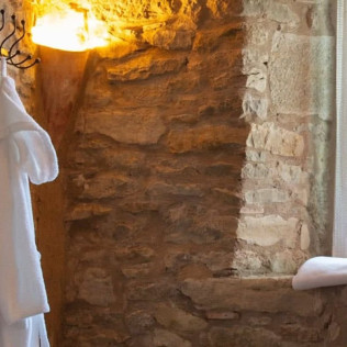 Circuito Spa Privado y Desayuno para dos en Ecoturisme Can Buch (Sant Aniol de Finestres, Girona)