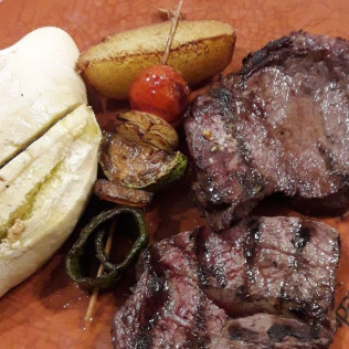 Menú para dos en Abrasador Casa Pedro (Dos Hermanas, Sevilla)