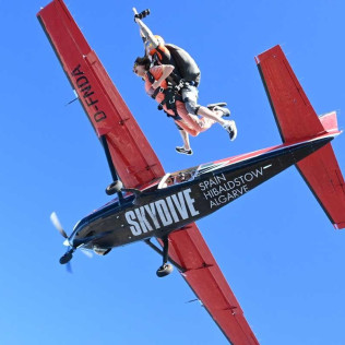 Salto Tándem en Paracaídas desde 4600 metros (Montes de Alvor, Portugal)