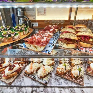 Tour Privado: Ruta de Pintxos con Vinos D.O. Españoles (Vizcaya)