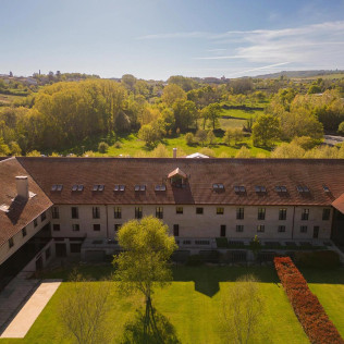 Circuito Termal y Masaje Cervicodorsal en IBERIK Augas Santas Balneario & Golf 4* (Pantón, Lugo)