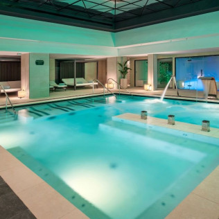Zona Wellness Privada con Cava para dos en Catalonia Plaza España 4* (Madrid)