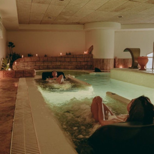 Circuito Spa y Masaje Artemisa para dos en Thermae Spa (Málaga)