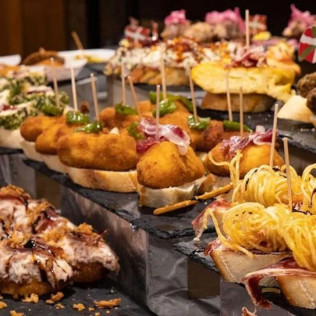 Tour Privado: Ruta de Pintxos con Vinos D.O. Españoles (Vizcaya)