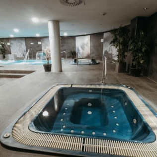 Circuito Spa en AZZ Asturias Langrehotel 4* (Langreo, Asturias) - (D-J)