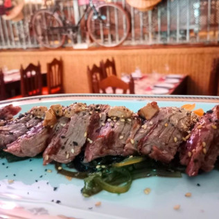 Comida o Cena para dos en Restaurante Abrasador Mesón La Ronda (Carcabuey, Córdoba)