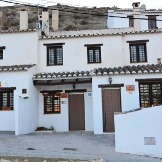 Escapada con Cena en Casas Cueva El Mirador de Galera con Visita a Museo y Yacimientos Arqueológicos (Galera, Granada)