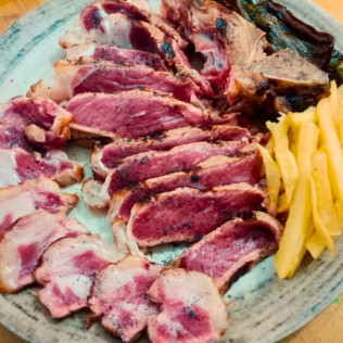 Comida o Cena para dos en Restaurante Abrasador Mesón La Ronda (Carcabuey, Córdoba)