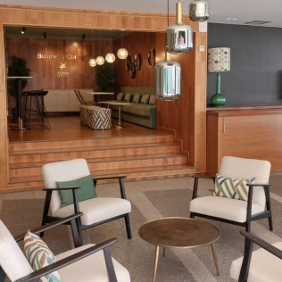 Escapada con Spa en Hotel Real Ciudad de Zaragoza 4* y Visita a Bodega Grandes Vinos con Cata de Vinos para dos (Zaragoza)