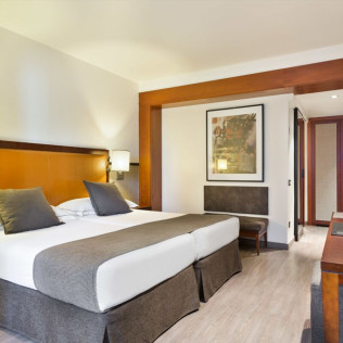 Escapada con desayuno en Hotel Abba Balmoral 4* (Barcelona)