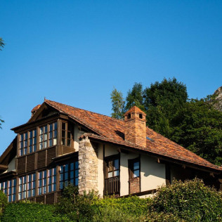 Escapada en Habitación con Bañera Hidromasaje y Visita a la Granja en Alojamiento Rural La Montaña Mágica (Asturias)