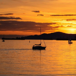 Puesta de Sol Exclusiva en Barco (Vigo)