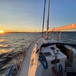 Despierta tus sentidos en Velero Privado para dos (Getaria, Guipúzcoa)