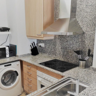 Escapada con Desayuno, Jacuzzi, Masaje y Cena Opcionales en Apartamento El Rincón de Vega frente a la Playa (Amposta, Tarragona)