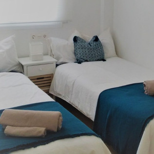 Escapada de 2 Noches con Desayuno, Jacuzzi, Masaje y Cena Opcionales en Apartamento El Rincón de Vega (Playa de Amposta, Tarragona)
