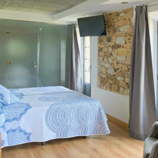 Escapada de 2 Noches con Desayuno en Apartamentos La Llongar Piloña (Infiesto, Asturias)