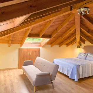 Escapada con Desayuno en Apartamentos La Llongar Piloña (Infiesto, Asturias)