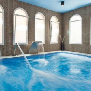 Circuito Spa y Masaje para dos en Balneari Vichy Catalan (Caldes de Malavella, Girona)
