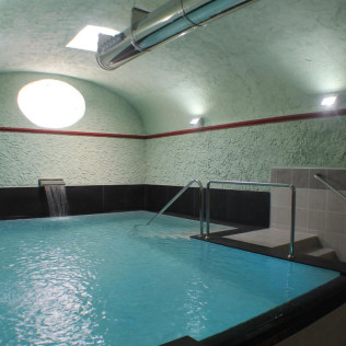 Masaje y Piscina Termal para dos en Balneario Caldetes (Barcelona)