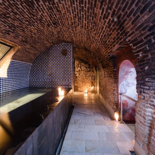 MIDRA 30: Baños Árabes y Masaje Relajante con Kessa Tradicional en Hammam Al Ándalus Madrid Plaza Mayor (Madrid)