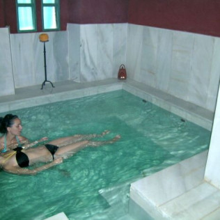 Baños Termales privados para dos en Termas Aqua Libera (Aljucén, Badajoz)