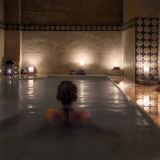 Baños Árabes y Masaje de 15 minutos en Hammam Almeraya (Almería)