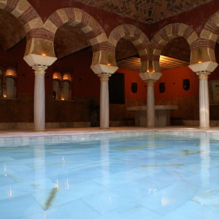 MIDRA 30: Baños Árabes y Masaje Ritual Al Andalus para dos en Hammam Al Andalus (Córdoba)